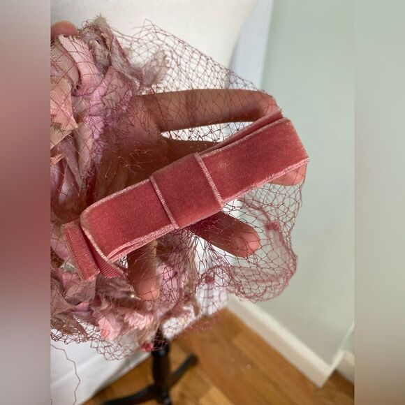 1950s Vintage Pink Flower & Bow Hat - Picture 2 of 9